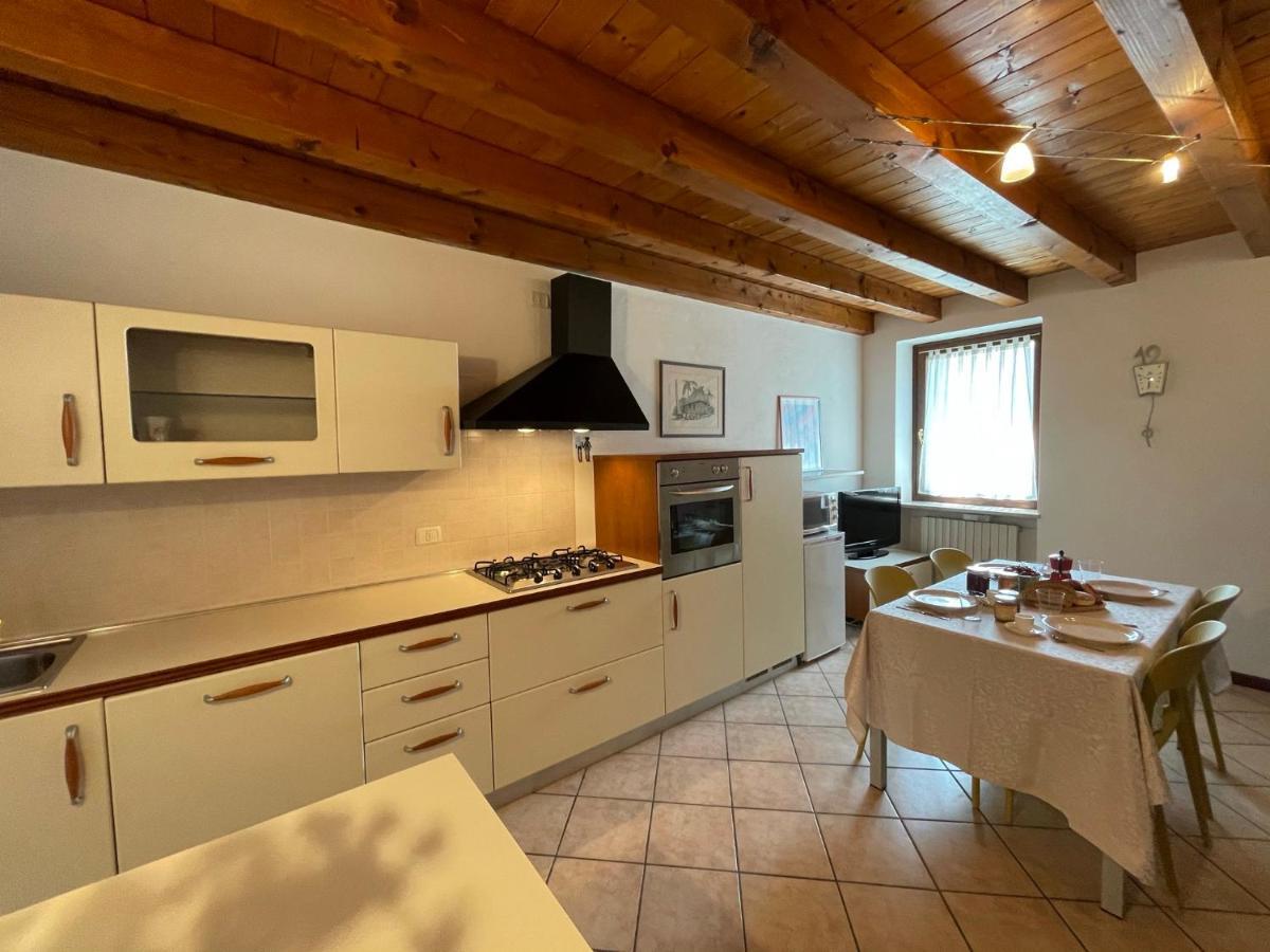 Casa Loredana - Graziosa Casa Vacanze Sul Lago Di Garda Apartment Cavalcaselle Luaran gambar